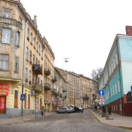 Smart біля оперного театру Apartmán Lvov